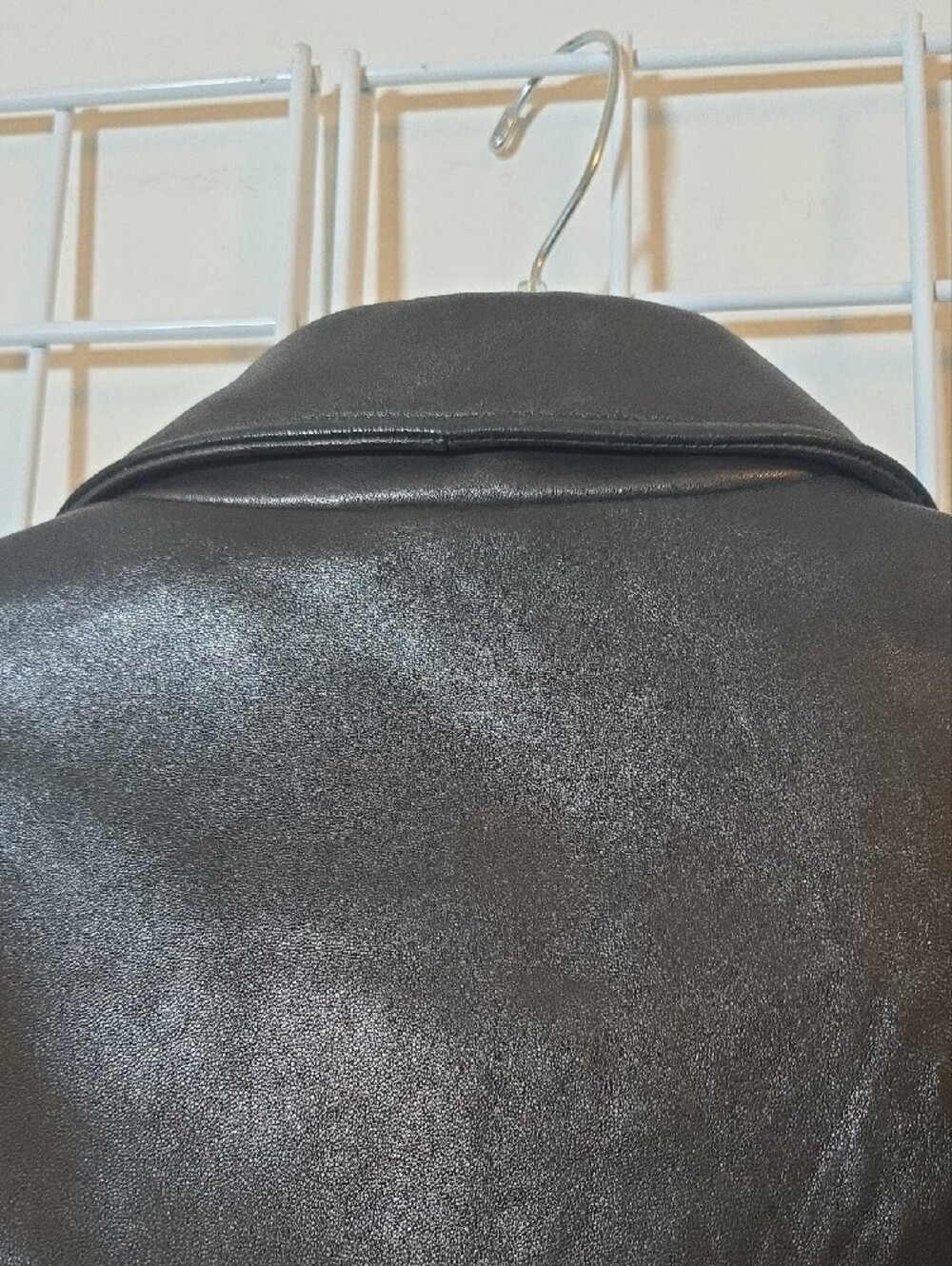 Kirkland Men's Signature Black Leather Bomber Jacket Size XL - Picture 13 of 16